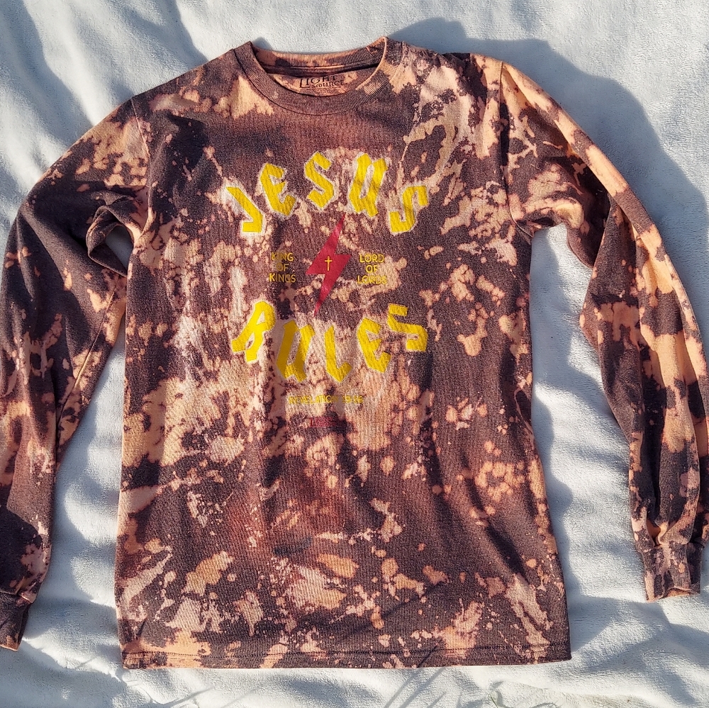 Jesus rules Grunge tee